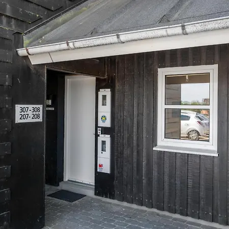 Lejl, 207 St,