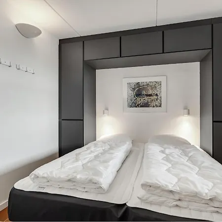 Lejl, 207 St,